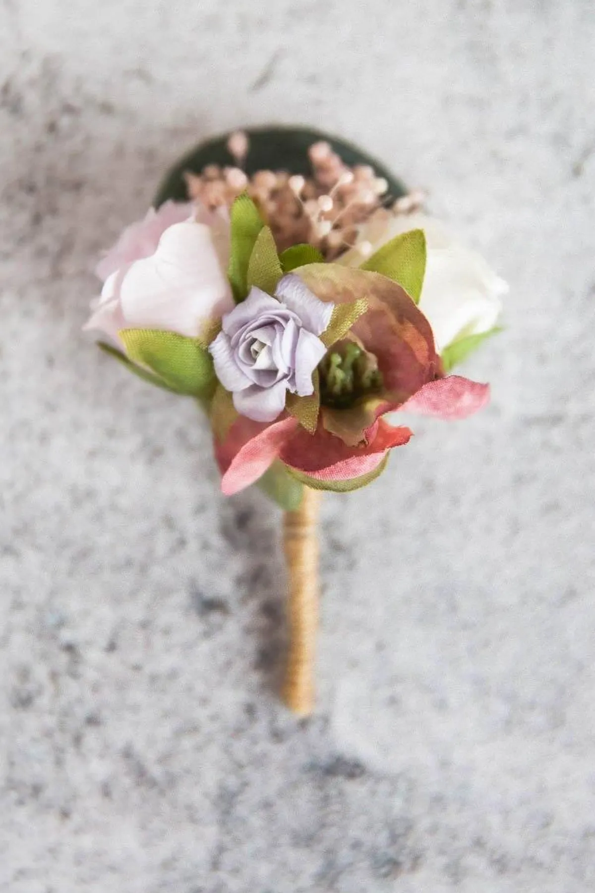 Ansteckblume mit bunten Stoffblüten<Esperanza Best