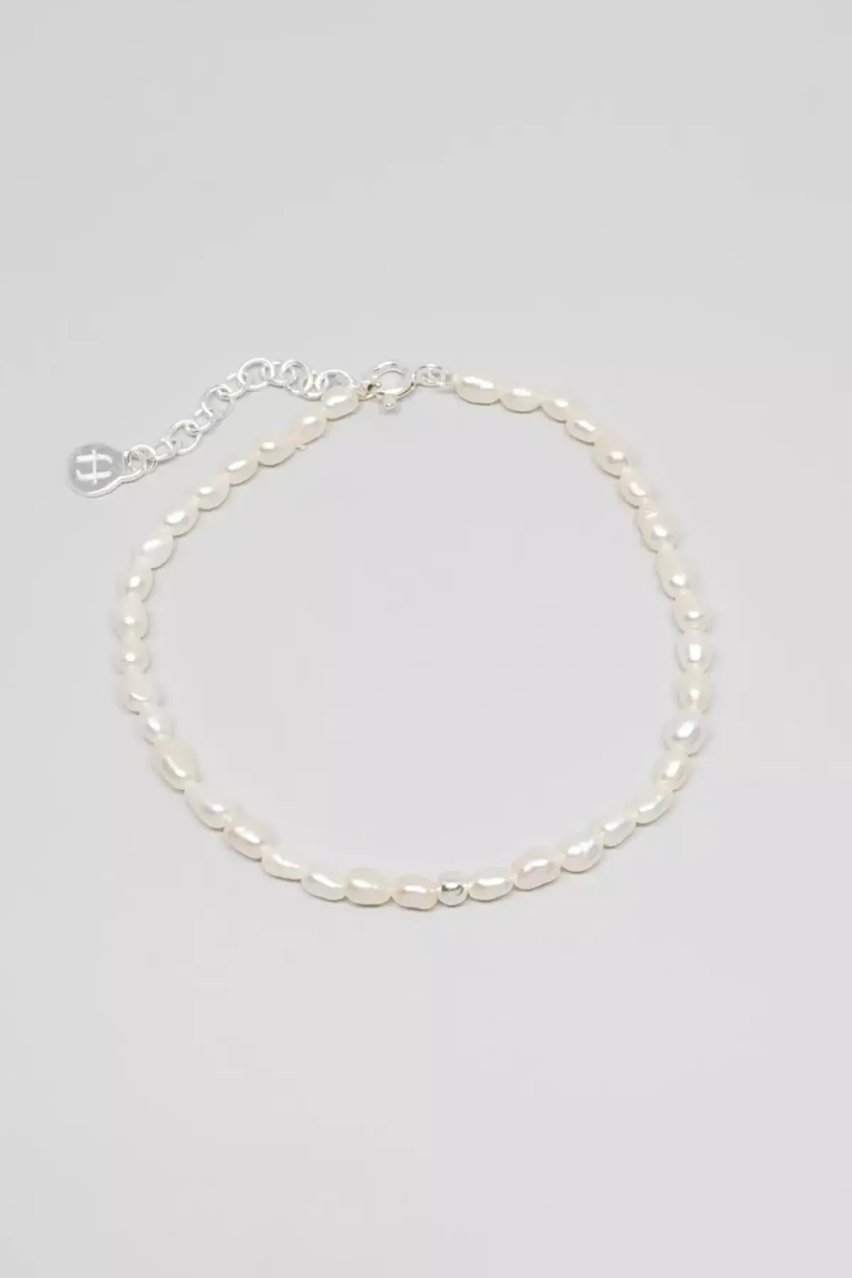 Armband mit kleinen Süßwasserperlen und Detail-Perle<Fejn jewelry Online