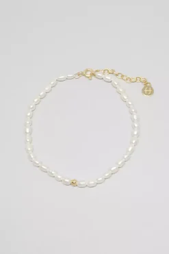 Armband mit kleinen Süßwasserperlen und Detail-Perle<Fejn jewelry Online