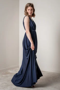 Blaues Brautjungfernkleid mit Rückenausschnitt |<Eliza & Ethan