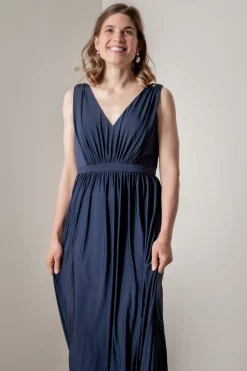 Blaues Brautjungfernkleid mit Rückenausschnitt |<Eliza & Ethan