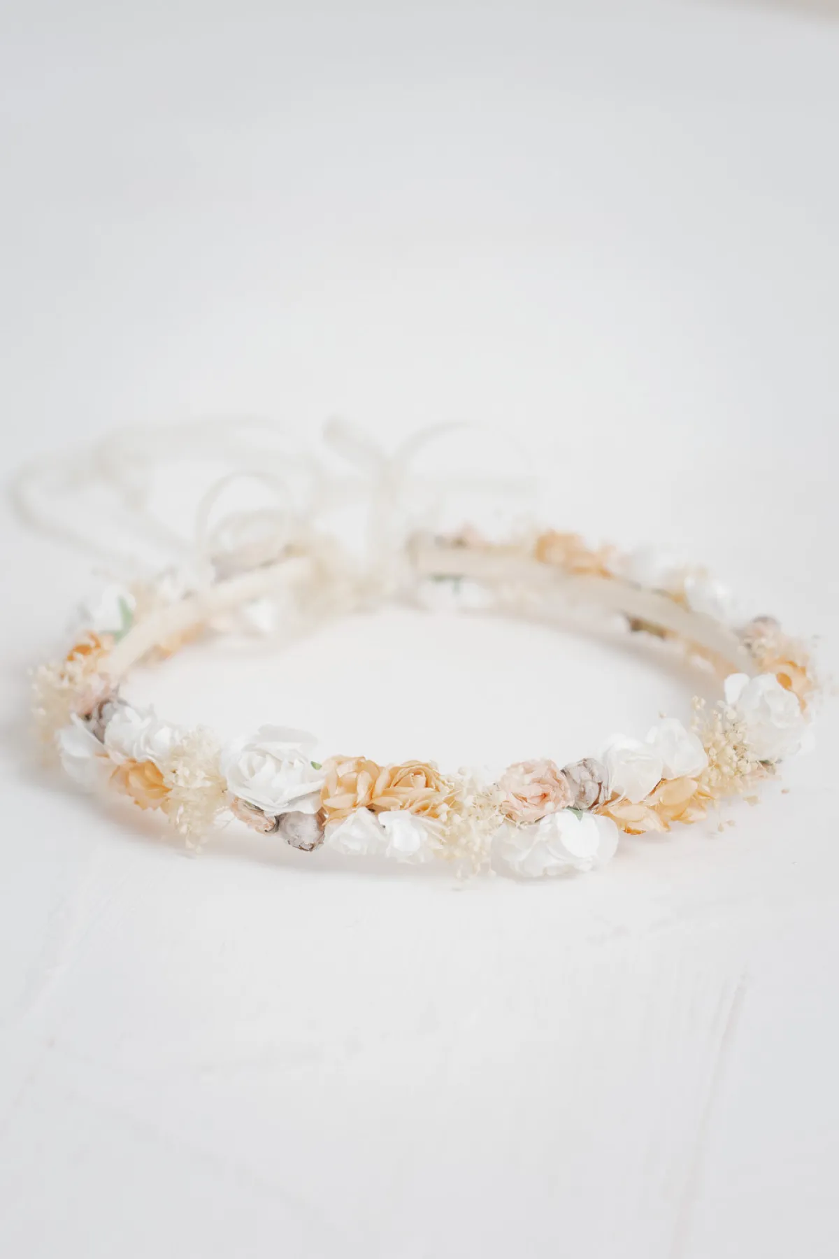 Blumenkranz im Vintage Stil mit Schleierkraut und Blüten in Rosé und Ivory<Esperanza