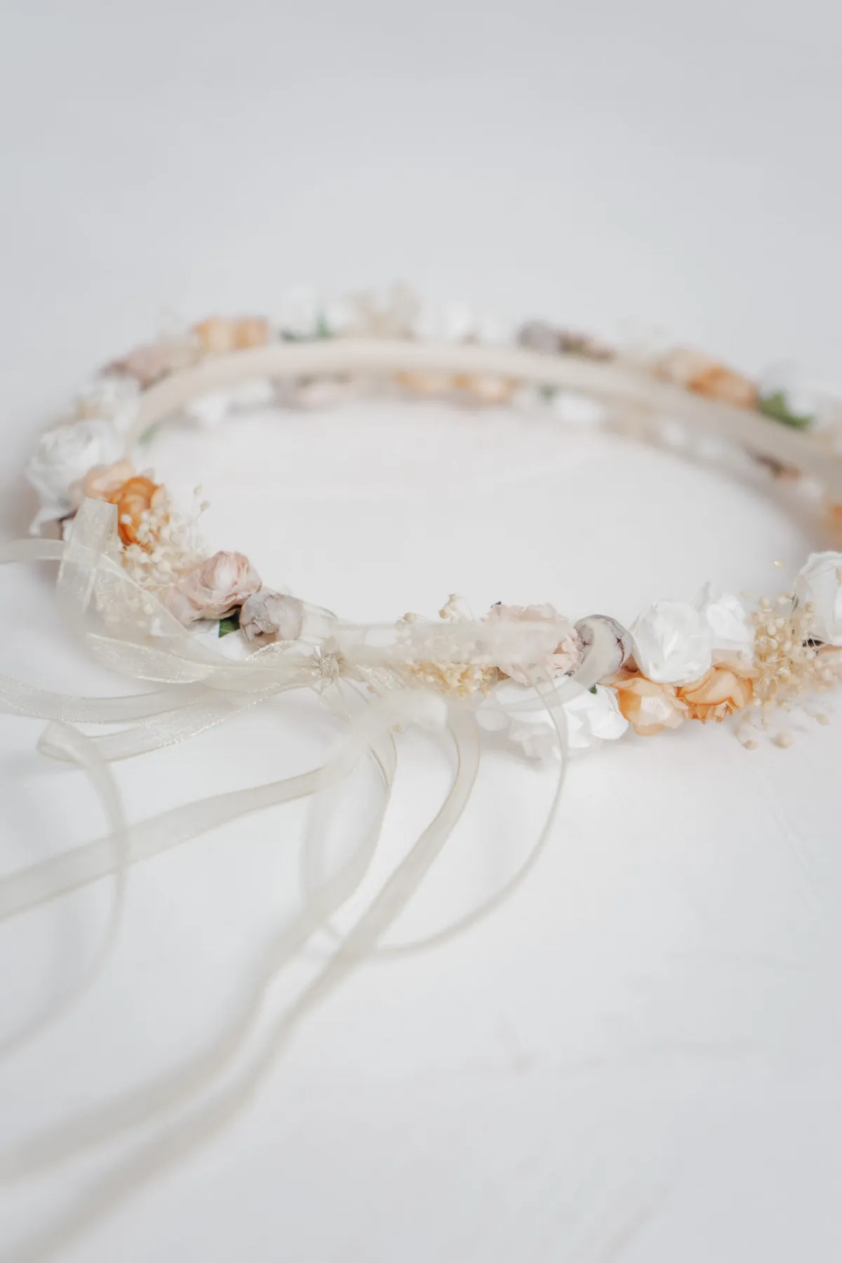 Blumenkranz im Vintage Stil mit Schleierkraut und Blüten in Rosé und Ivory<Esperanza
