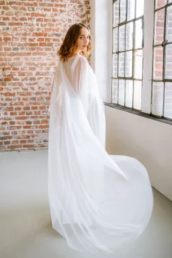 Braut Cape aus Softtüll mit Schleppe – Niamh<noni Online