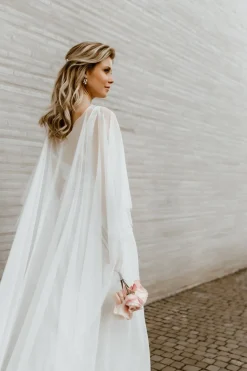 Braut Cape aus Softtüll mit Schleppe – Niamh<noni Online