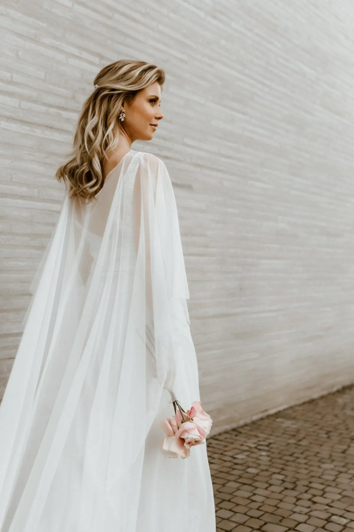 Braut Cape aus Softtüll mit Schleppe – Niamh<noni Online