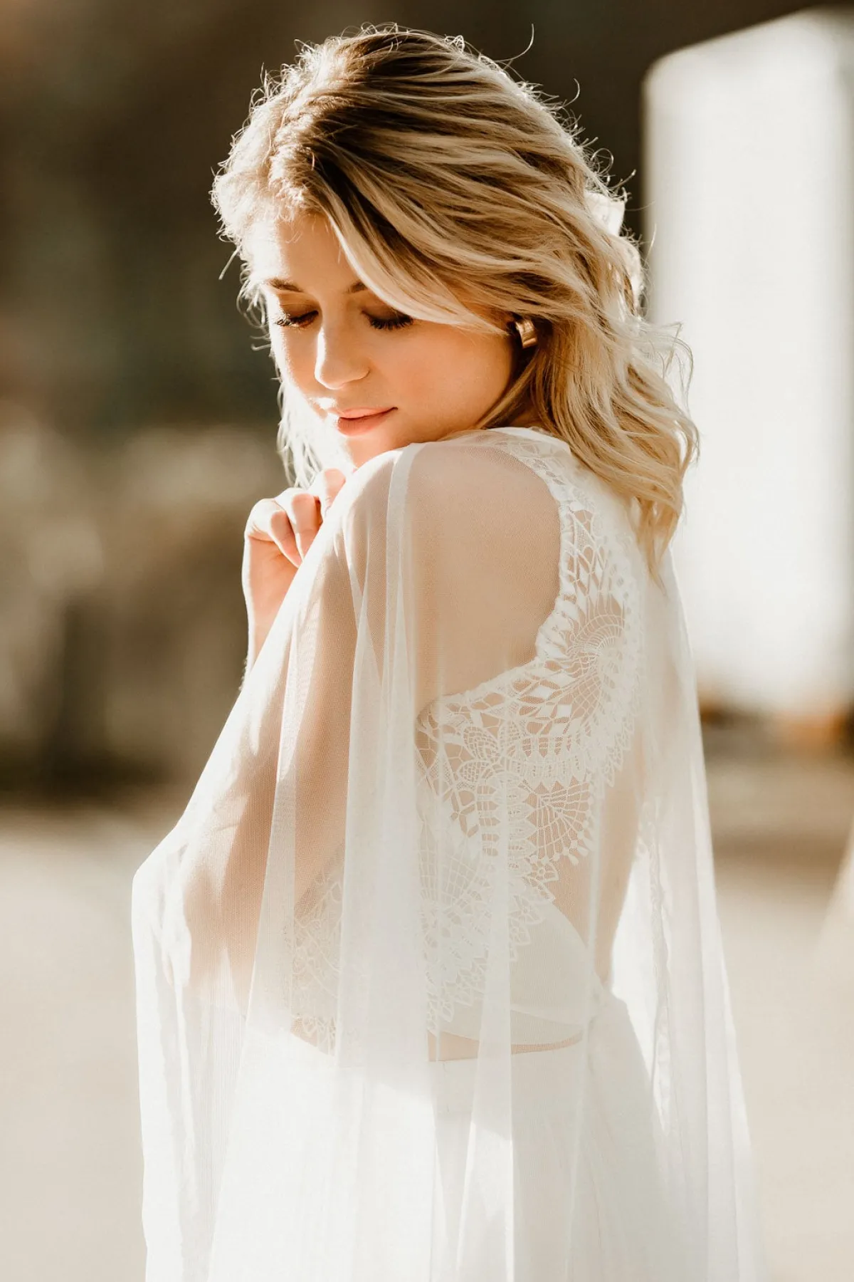 Braut Cape mit langer Schleppe – Oriana<noni Clearance