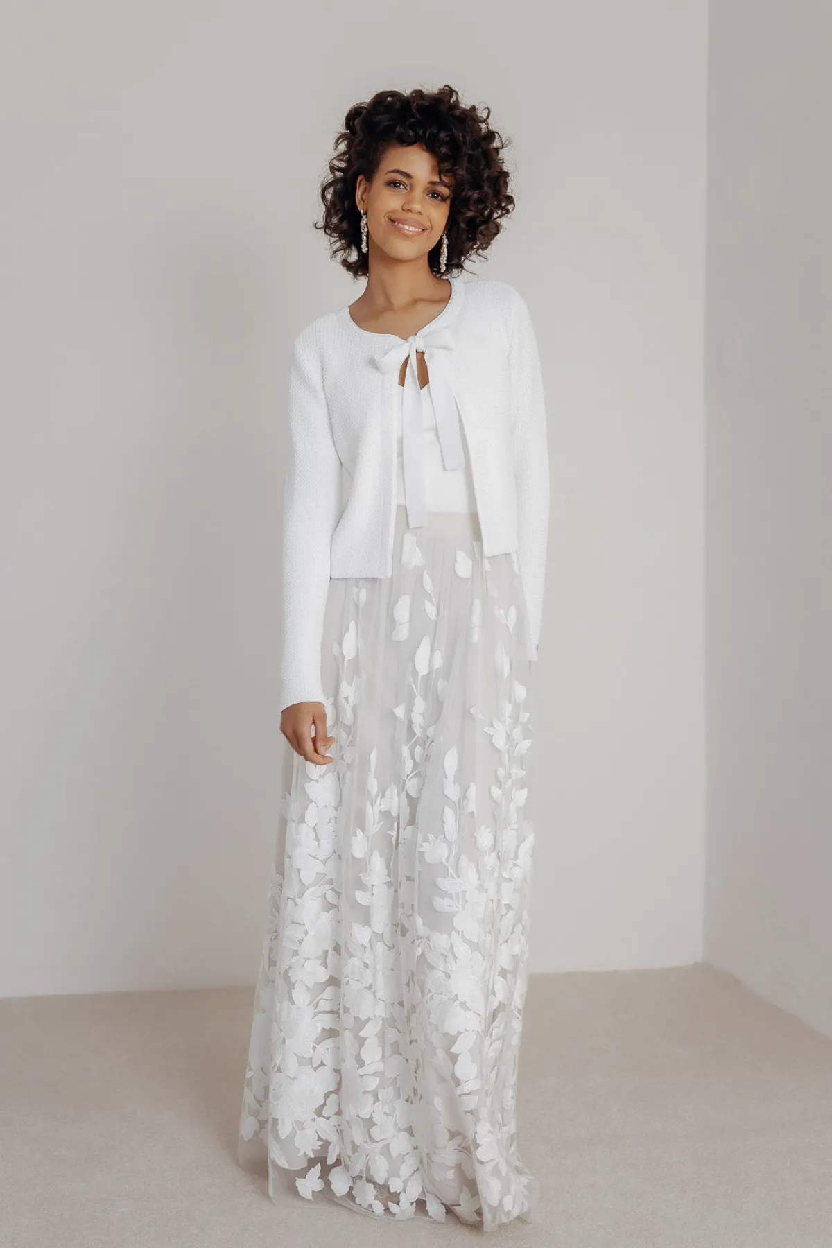 Braut Cardigan aus Stretch-Strick mit Schleife<forever & eva Online