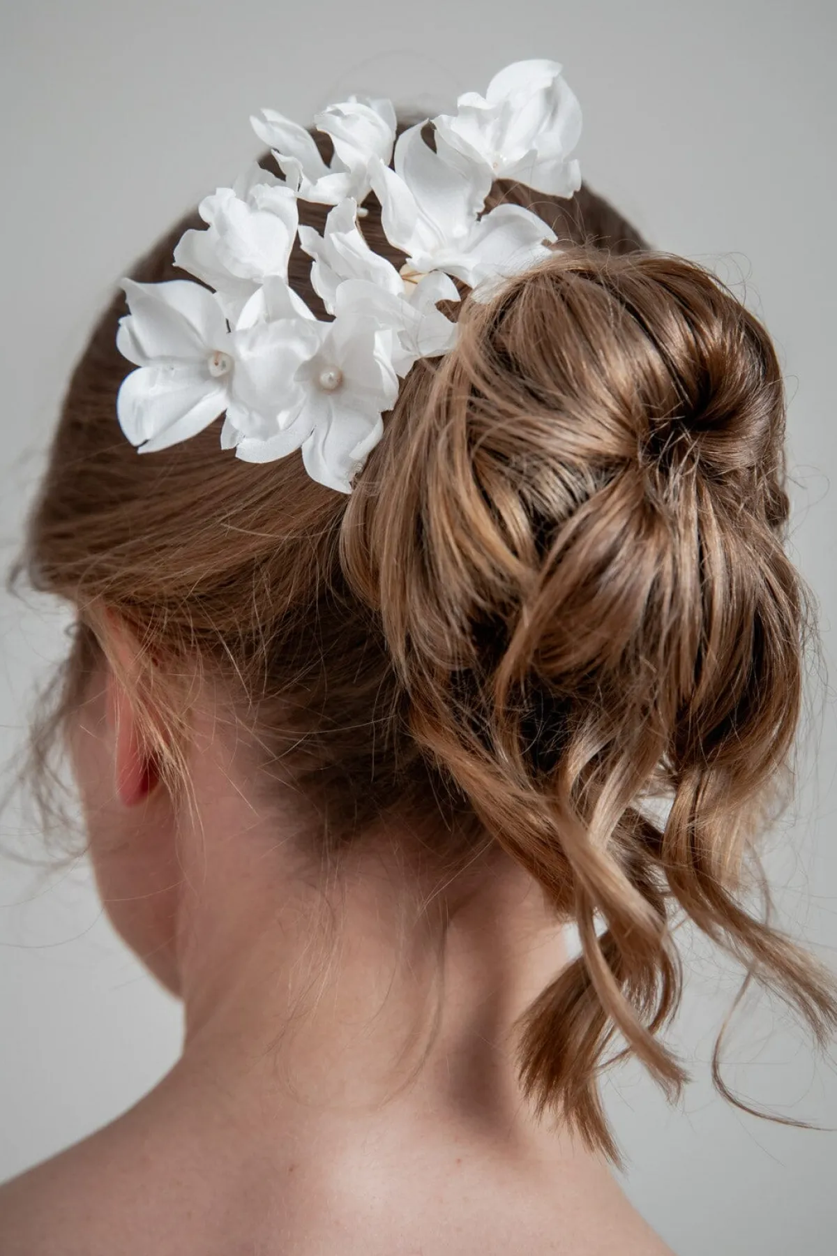 Braut Haarkamm mit Seidenblüten<Novia Blanca Sale