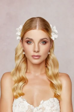 Braut Haarkamm mit Seidenblüten<Novia Blanca Sale