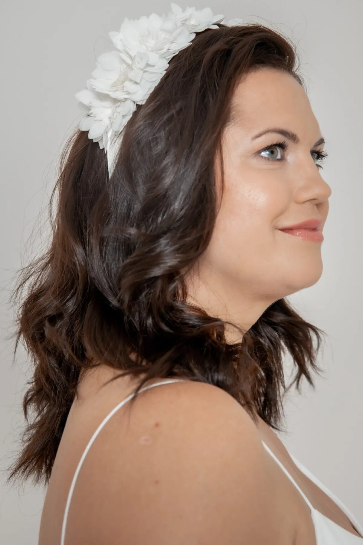 Braut Haarreif mit Organdy-Blüten in Ivory<Carla Best