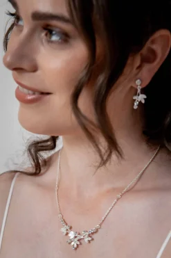 Braut Halskette mit Blätter- und Strass-Details<Weise Clearance