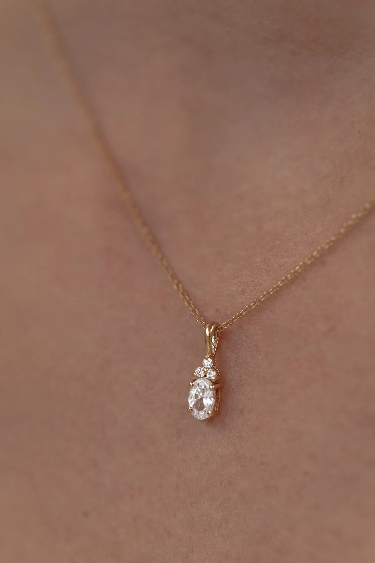 Braut Halskette mit ovalem Kristall-Anhänger – Dazzling Beauty<Juvelan Online