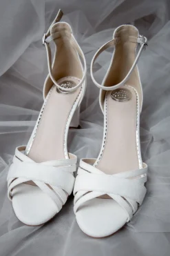 Braut Sandale aus Velours – Frankie | The<Perfect Bridal Company Online
