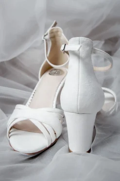 Braut Sandale aus Velours – Frankie | The<Perfect Bridal Company Online