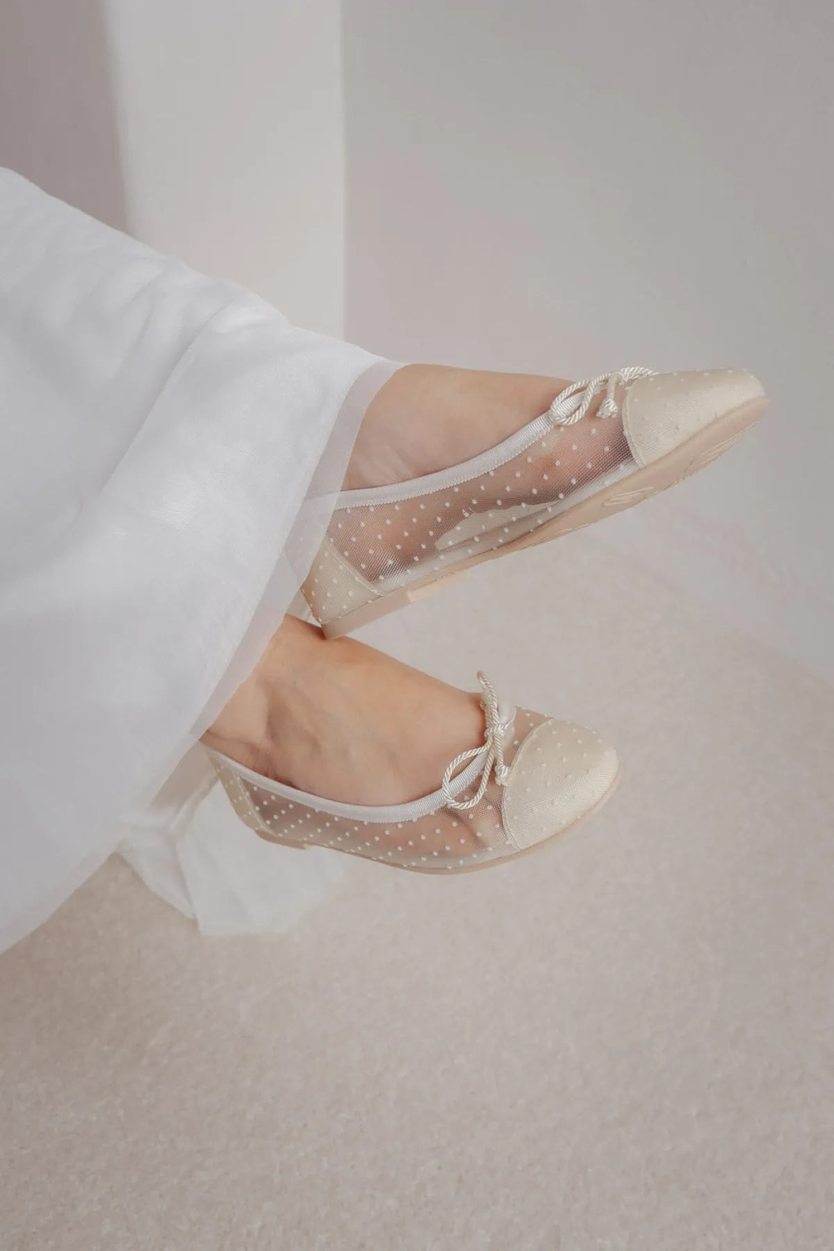 Brautschuh mit Tupfen - Marilyn Daphne Perla rund<Pretty Ballerinas Hot