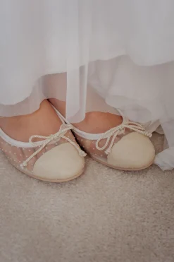 Brautschuh mit Tupfen - Marilyn Daphne Perla rund<Pretty Ballerinas Hot