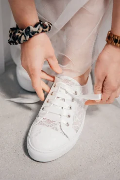 Braut Sneakers mit Spitze und Satinschnürsenkeln - Nelli Pearl Lace<Elsa Coloured Shoes Outlet