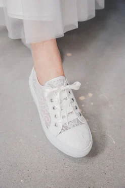 Braut Sneakers mit Spitze und Satinschnürsenkeln - Nelli Pearl Lace<Elsa Coloured Shoes Outlet