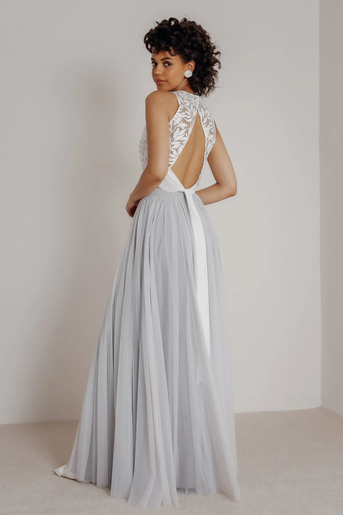Braut Top mit Blätter-Muster und Rückenausschnitt – Emilia<noni Outlet