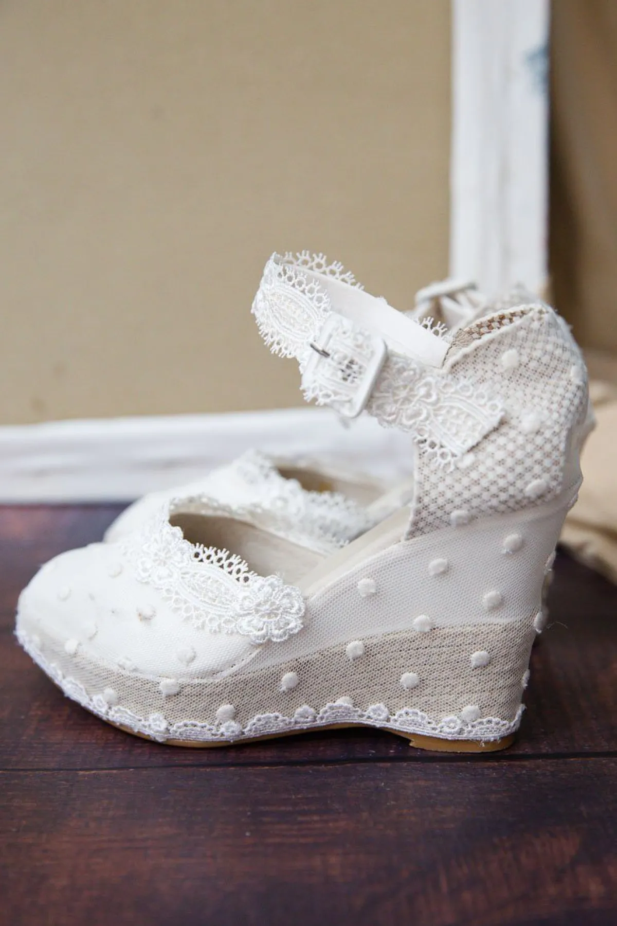 Braut Wedges mit Spitzenborten und Pünktchentüll - Lucy<BridalAmanecer