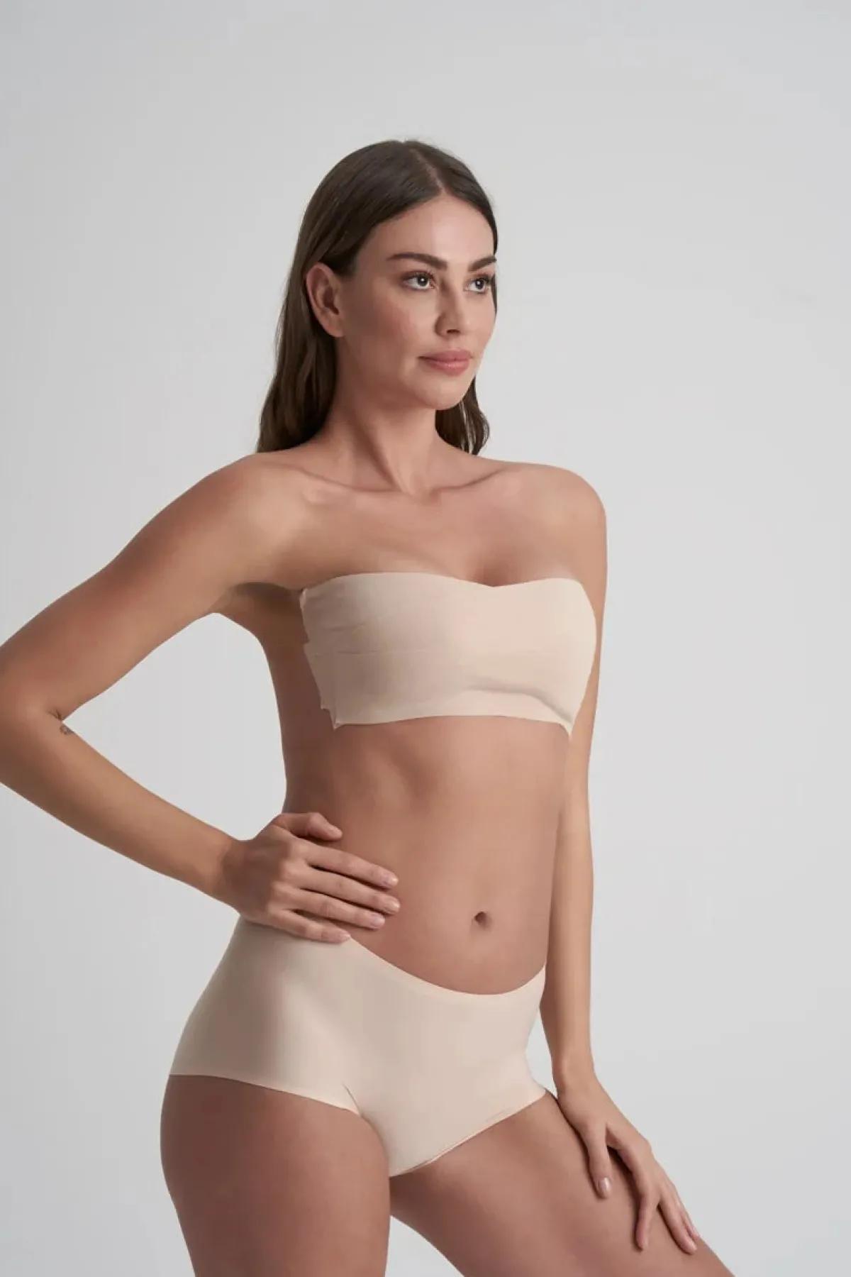 Fashion Tape als BH-Ersatz –<Bye Bra Best