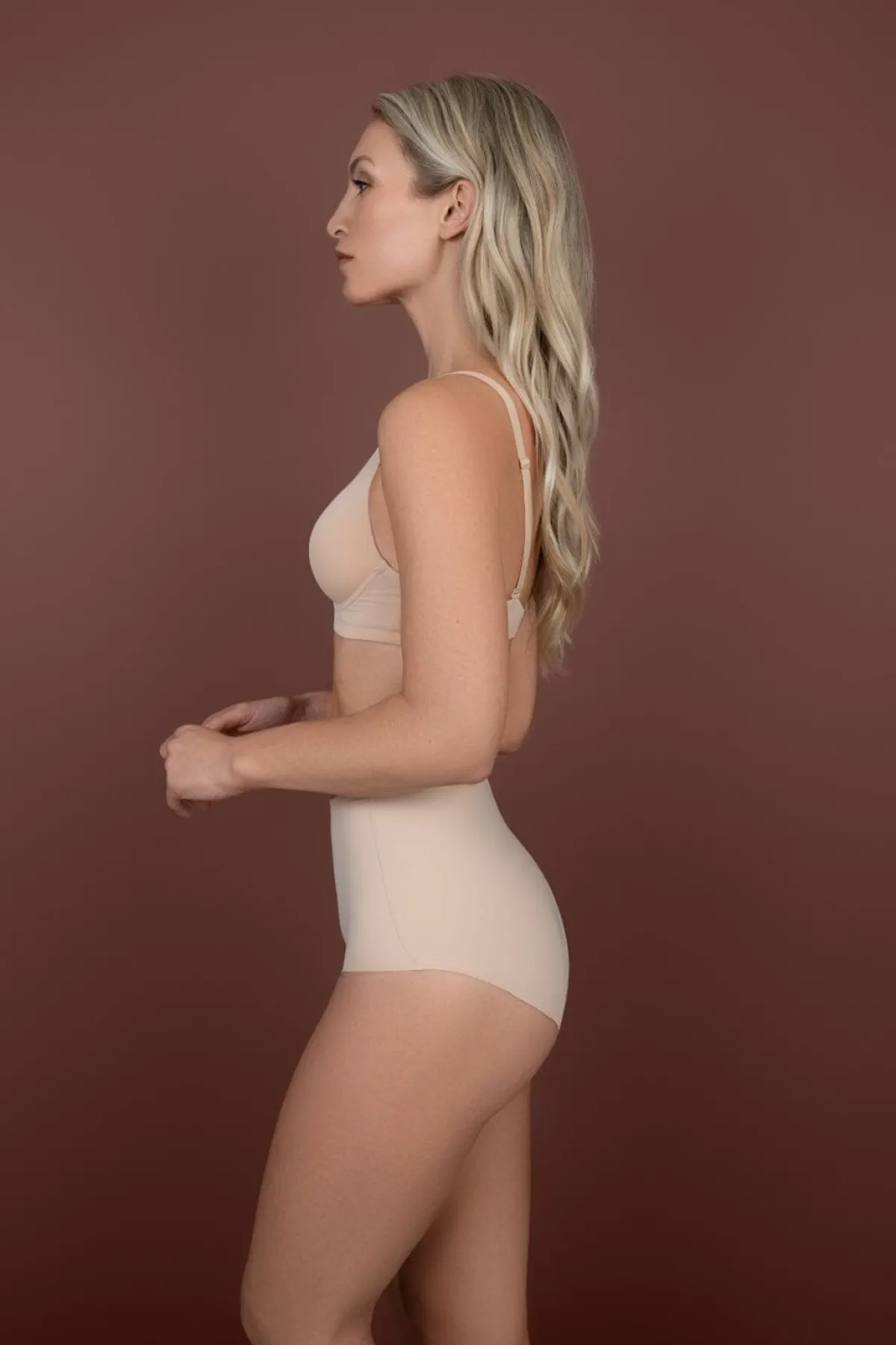 Formender Mid-Waist Slip in Beige –<Bye Bra Online