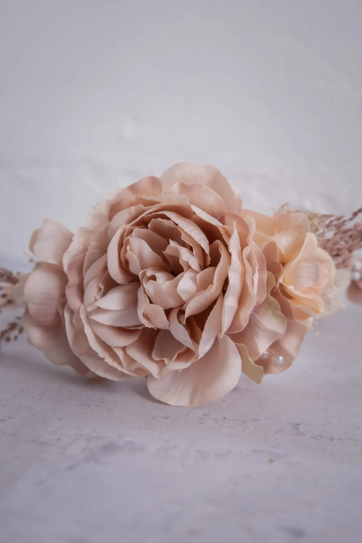 Glamouröser Blumenkranz in Rosatönen<Esperanza