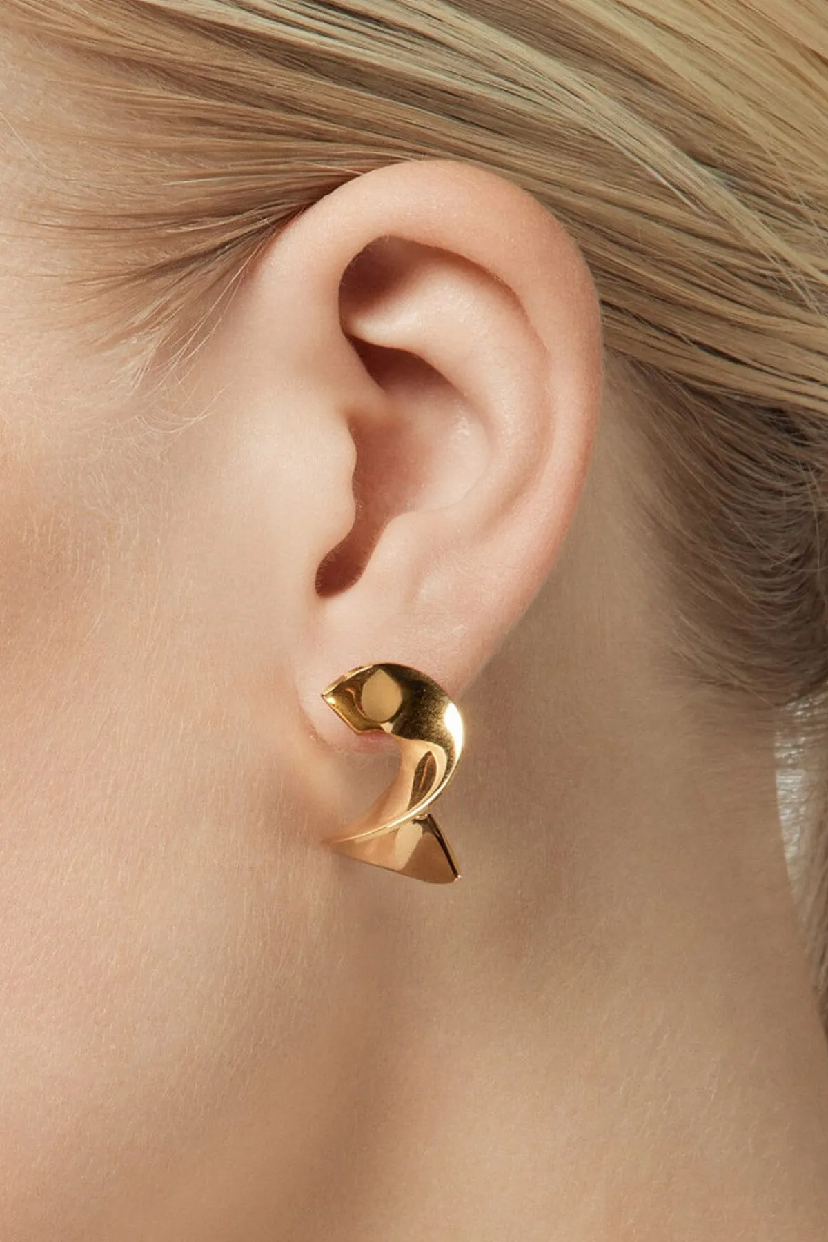 Goldfarbene Ohrstecker in Twist-Optik<Poirier Sale