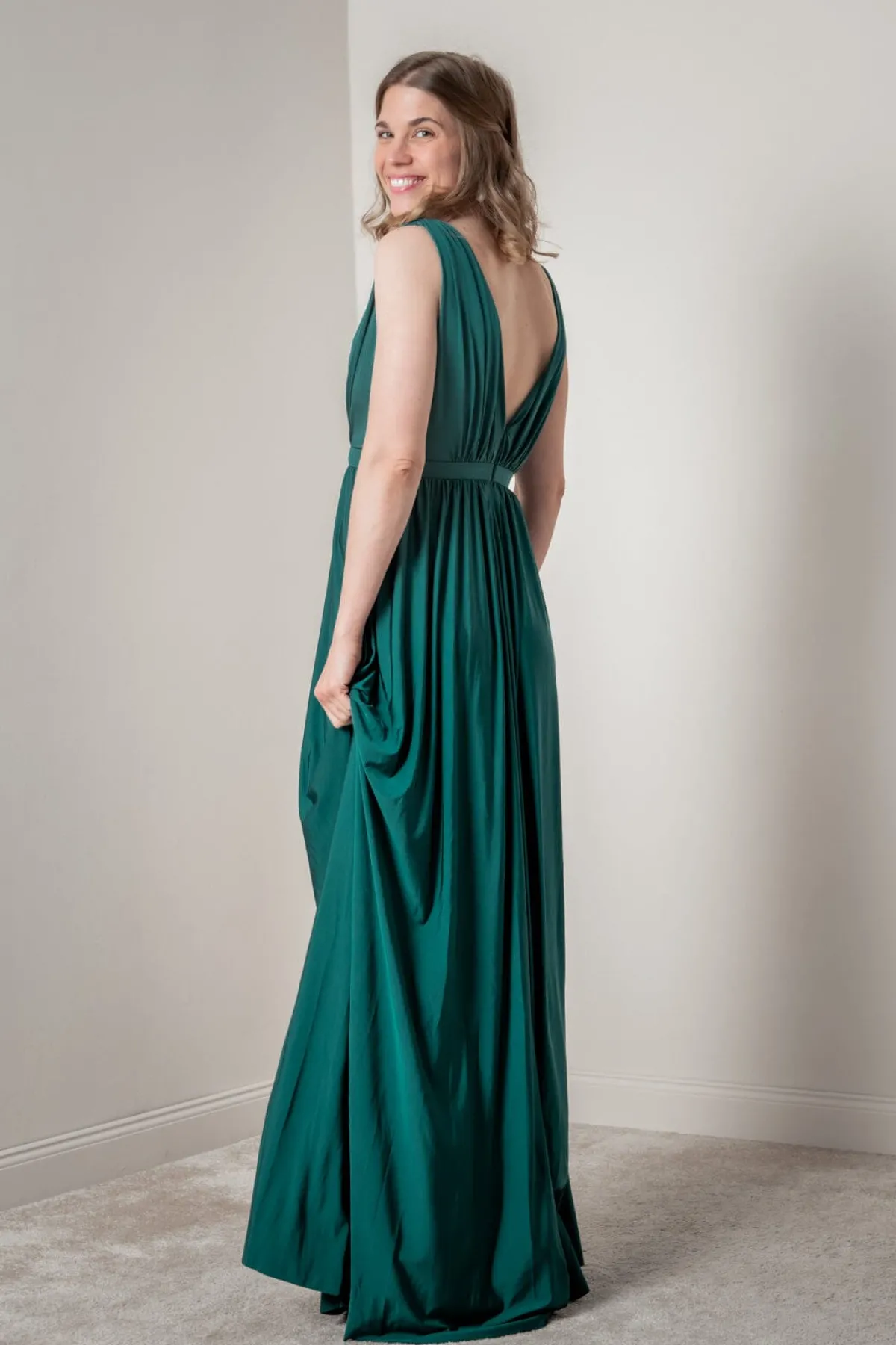 Grünes Brautjungfernkleid mit V-Ausschnitt |<Eliza & Ethan Sale
