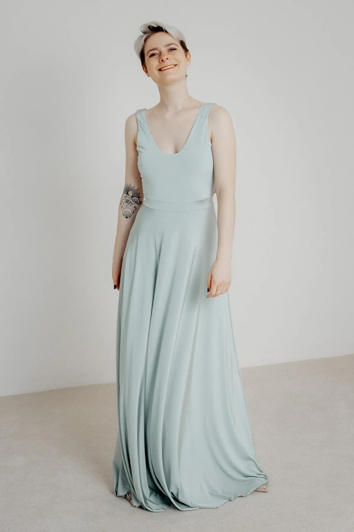 Grünes Brautjungfernkleid – Reverse Gown Sage<twobirds Hot
