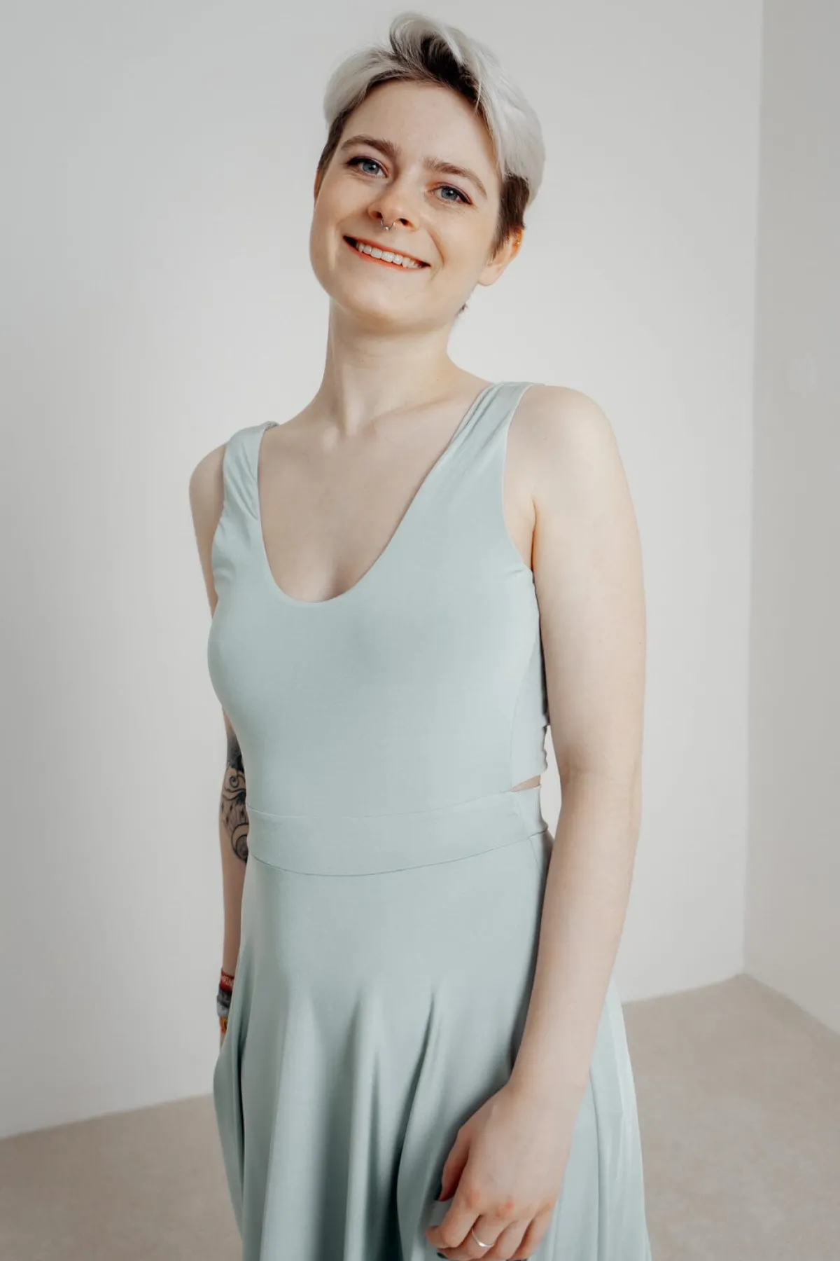 Grünes Brautjungfernkleid – Reverse Gown Sage<twobirds Hot