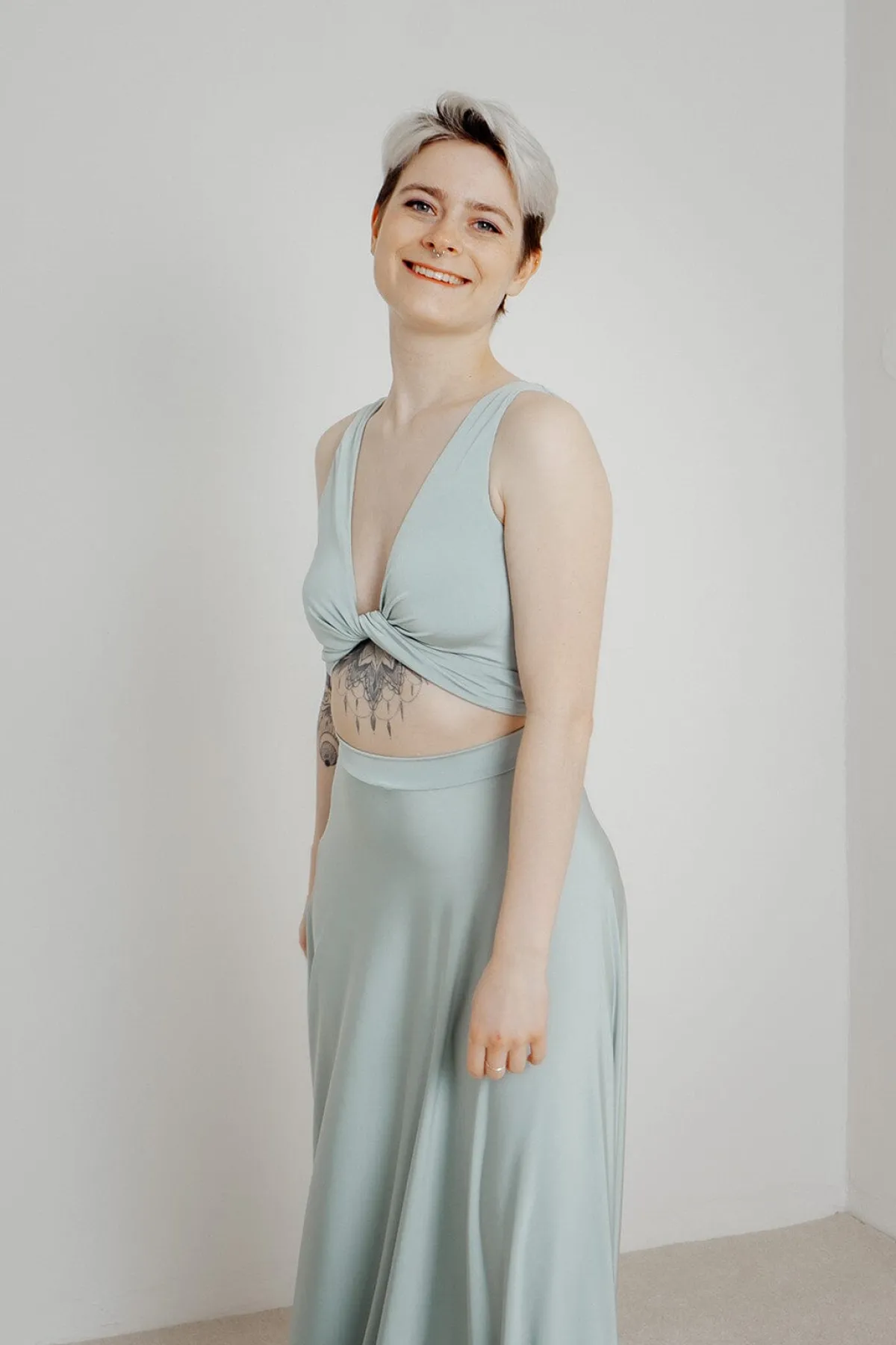 Grünes Brautjungfernkleid – Reverse Gown Sage<twobirds Hot