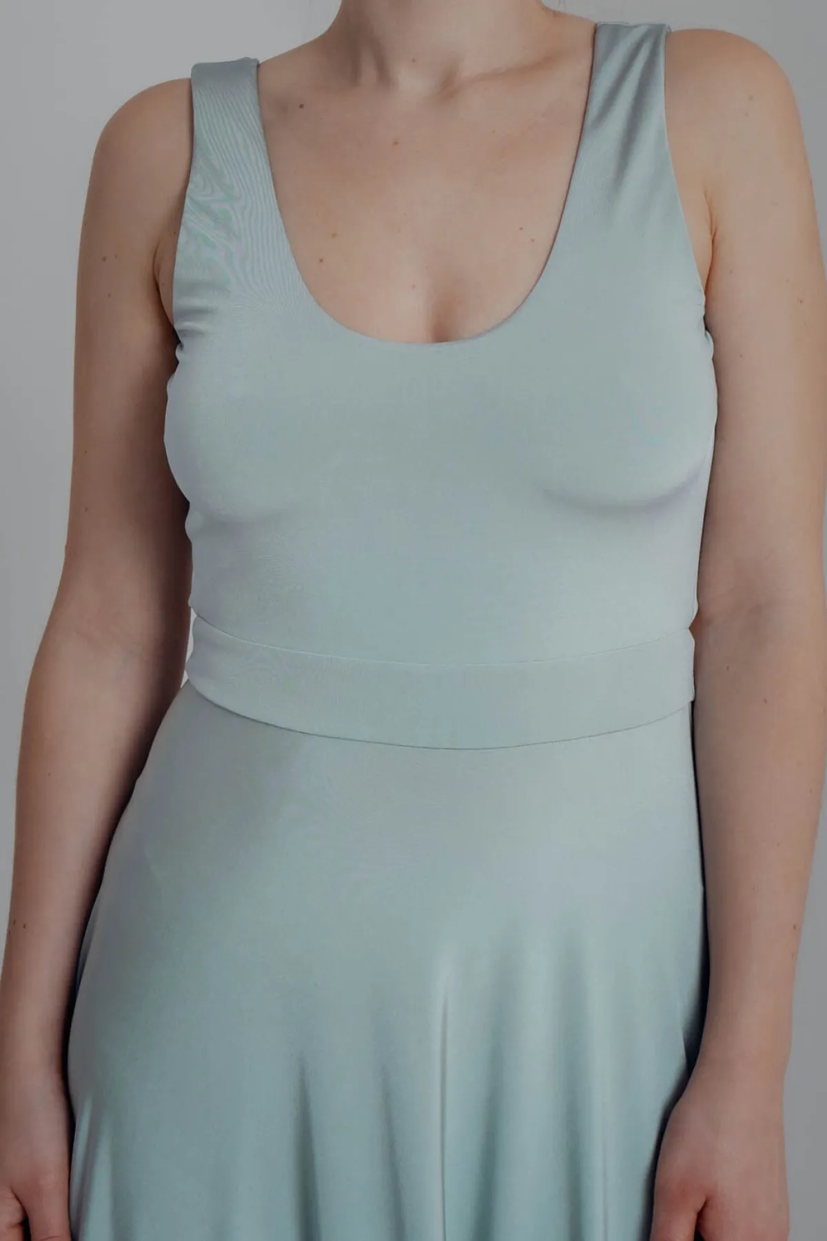 Grünes Brautjungfernkleid – Reverse Gown Sage<twobirds Hot