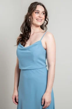 Hellblaues Abendkleid mit Rückendetail | <Glam & Grace Outlet