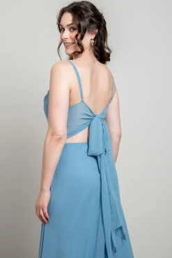 Hellblaues Abendkleid mit Rückendetail | <Glam & Grace Outlet