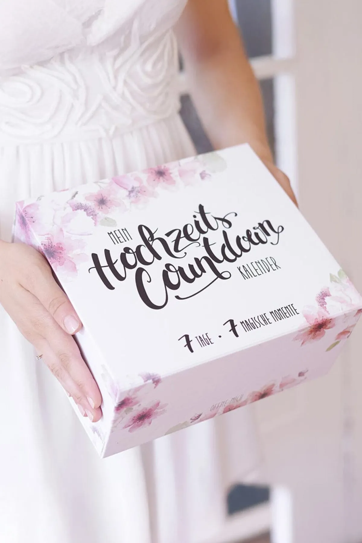 Hochzeits-Countdown-Kalender™ mit Silber-Armband und Strumpfband<Hochzeitscountdown Clearance