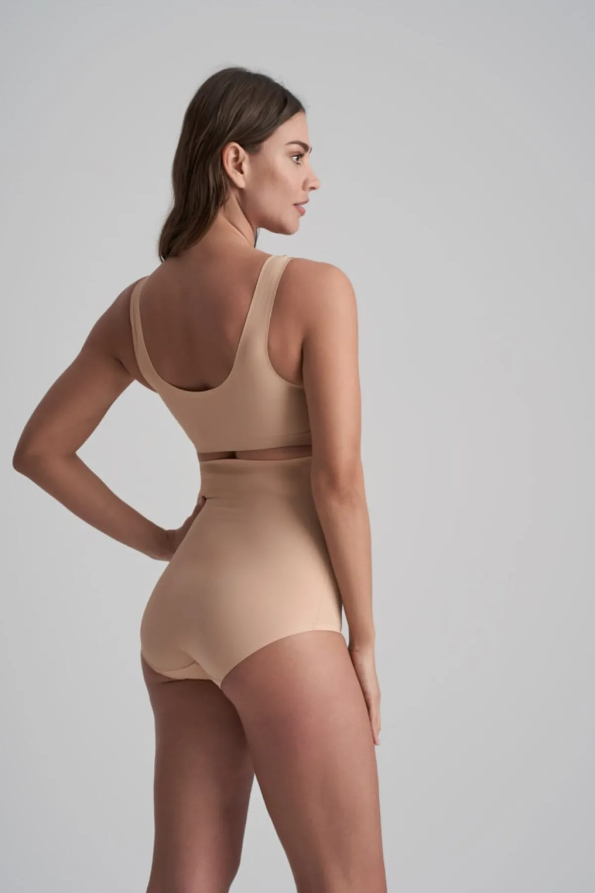 Invisible High Waist Brief Beige –<Bye Bra New