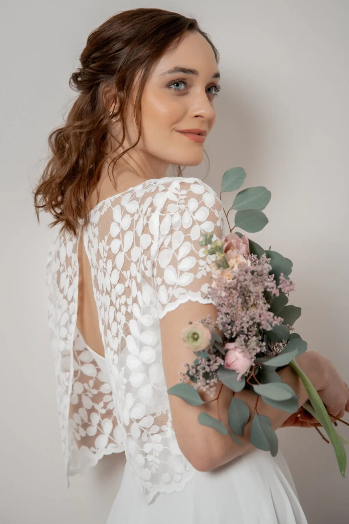 Kurzarm-Braut Top aus Blätterspitze – Aza<noni Discount