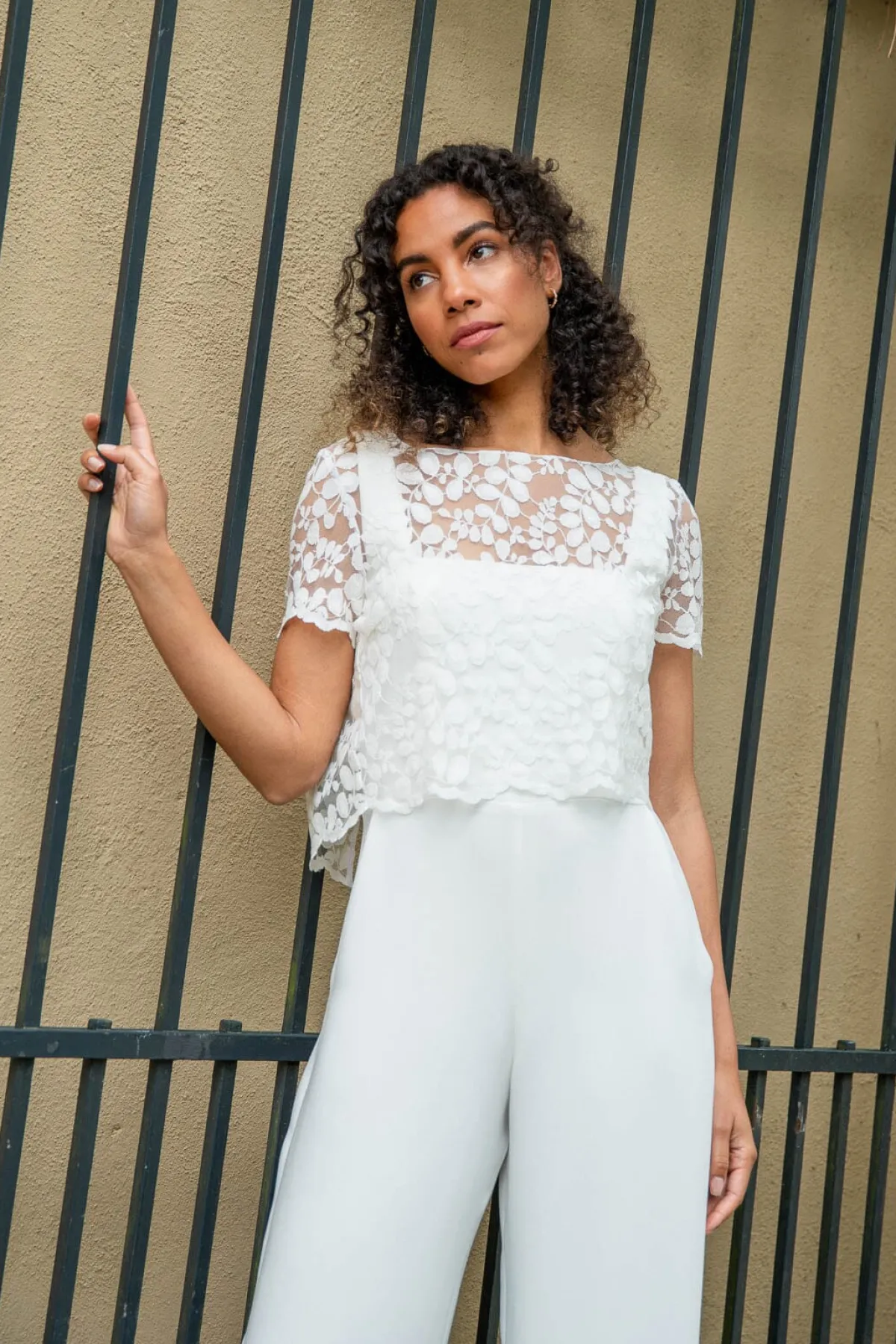 Kurzarm-Braut Top aus Blätterspitze – Aza<noni Discount