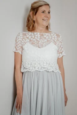 Kurzarm-Braut Top aus Blätterspitze – Aza<noni Discount