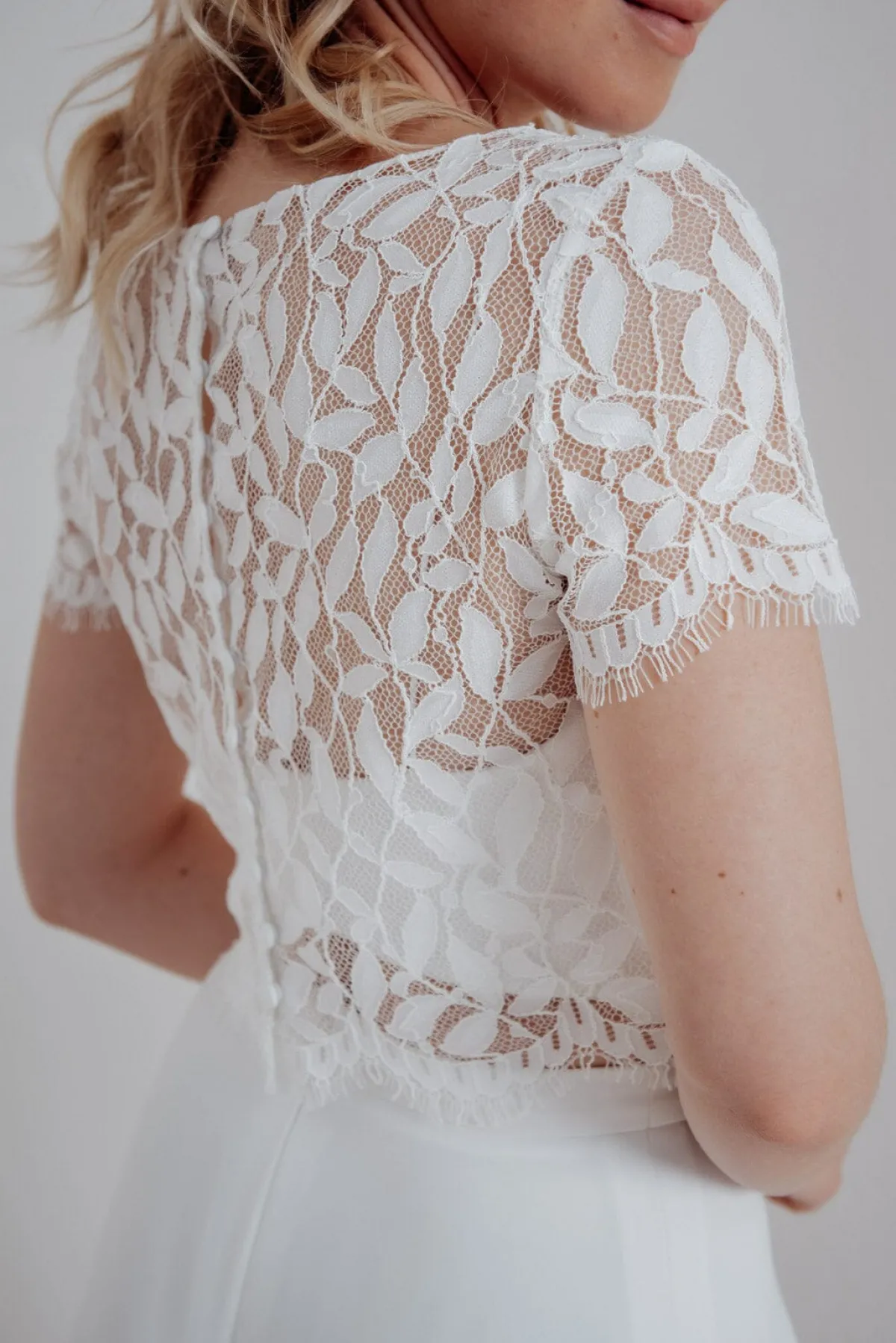 Kurzarm-Braut Top mit Blättermuster – Elva<noni Discount