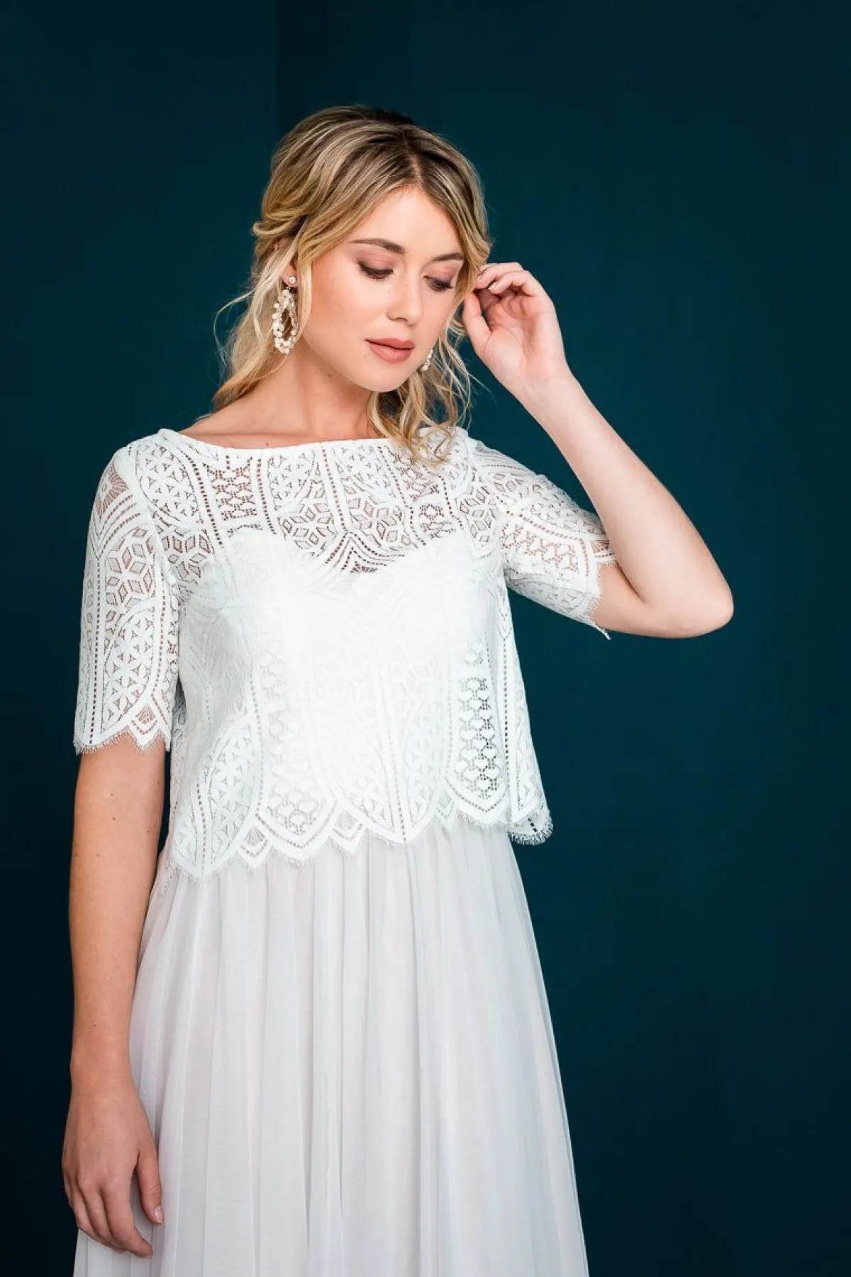 Kurzarm-Jäckchen aus Boho-Spitze in Ivory – Calista<noni Hot