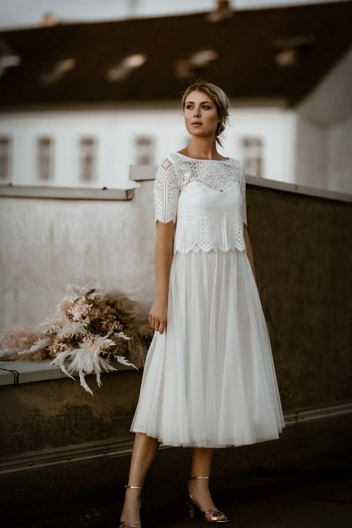Kurzarm-Jäckchen aus Boho-Spitze in Ivory – Calista<noni Hot