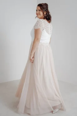 Langer Braut Rock aus fließendem Softtüll in Blush – India Curvy<noni Best