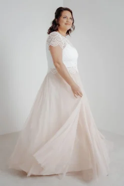 Langer Braut Rock aus fließendem Softtüll in Blush – India Curvy<noni Best