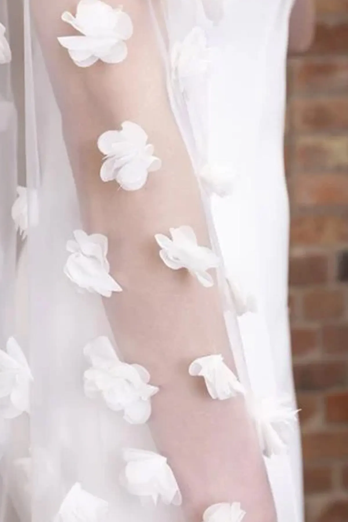 Langer Schleier mit Blüten | The<Perfect Bridal Company New