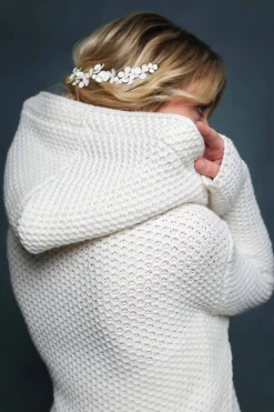 Leichter Brautmantel aus Strick mit Kapuze in Ivory<Zoe Ona Hot