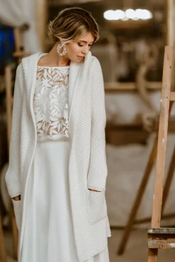 Leichter Brautmantel aus Strick mit Kapuze in Ivory<Zoe Ona Hot