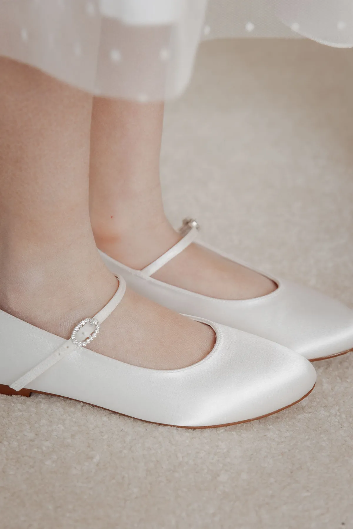 Mädchenballerinas mit Glitzerschnalle – Binx Ivory Satin<Elsa Coloured Shoes